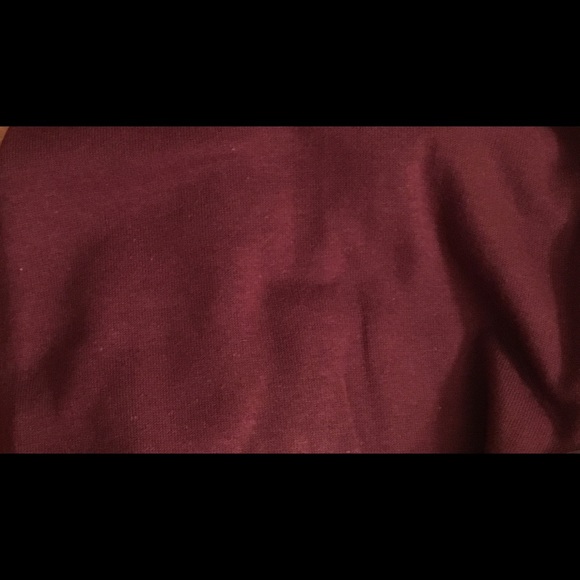 Maroon Cold Shoulder Distressed Top - Picture 4 of 5